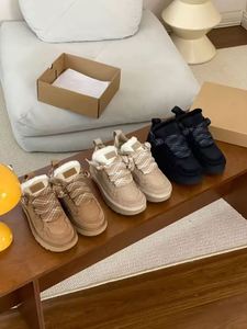 รองเท้าบูทลุยหิมะแบบผูกเชือกสำหรับผู้หญิงรองเท้าลำลองสำหรับเดินให้ความอบอุ่นในฤดูหนาว1คู่ - Product Image 3