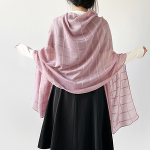 Bufanda de Poliéster de Color Sólido, Transpirable, Venta al por Mayor, Ligera, Estilo Europeo y Americano, Bufanda Larga Premium para Mujer - Product Image 3