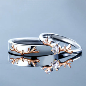 Set di Anelli Moda a Forma di Corna di Cervo, Bicolore in Rame e Zirconi, Gioielli Eleganti e Moderni, Idea Regalo - Product Image 1