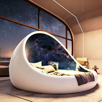 Lit Queen en fibre de verre imprimé galaxie étoilée, coque de cocon d'œuf blanc brillant pour une décoration de chambre futuriste