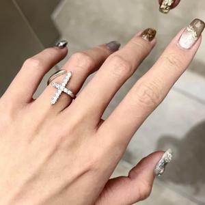 Anillo Cruzado de Plata de Ley S925 con Diamantes Completos, Estilo Minimalista Personalizado, Anillo con Forma de Número, Moderno y Dulce - Product Image 2