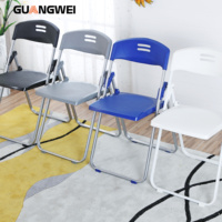 Vente en gros de mobilier scolaire pour la formation en classe pour l'atelier de la maison et du bureau Chaise d'étudiant pliable en plastique au design moderne