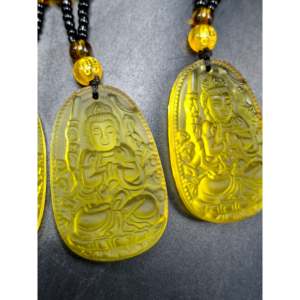 Colgante de Citrino del Bodhisattva Manjushri de la Sabiduría con Mala de Cuentas Amarillas y Negras: Un Símbolo de Claridad, Conocimiento y Abundancia - Product Image 1