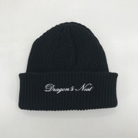 Yukaihe Custom Winter Acryl Beanies met 3D geborduurd logo, cartoon- en karakterafbeelding, puff print beanie muts