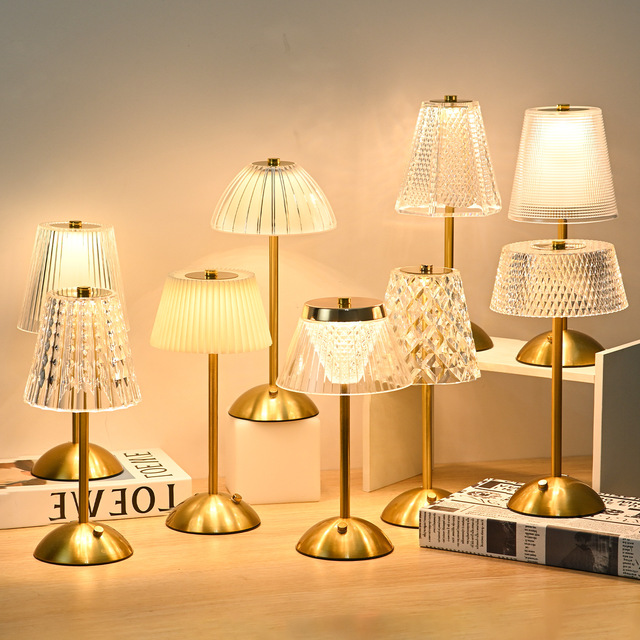 Modern Eco-Friendly Restaurant Hotel Desk Lamp Metal Cordless Battery Powered Touch LED Eye Caring Dimmable Table Lamp 3.6V