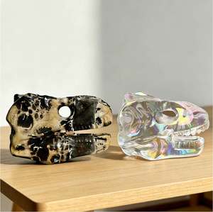 Venta al por mayor de figuras de calaveras de dinosaurio de cristal chino Crystalhol y Aura, de 5-6 cm, artesanías de Feng Shui de alta calidad para el hogar - Product Image 1