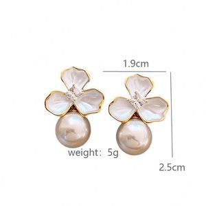 Nouvelles Boucles d'Oreilles Coréennes Tendance en Métal Imitation Perle et Fleur à Trois Feuilles Émaillée pour Femme, Bijou de Fête, Cadeau Idéal - Product Image 2