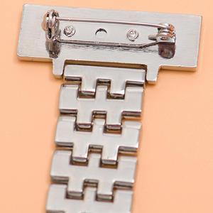 นาฬิกาพยาบาลสีขาวลายการ์ตูนซิลิโคนยืดหยุ่นเรืองแสง ธีมแพทย์โรงพยาบาล ขายดี เหมาะสำหรับเป็นของขวัญทางธุรกิจ - Product Image 6