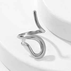 Anel aberto de aço inoxidável minimalista banhado a ouro 18K para mulheres e homens joia anel geométrico irregular ajustável à prova d'água - Product Image 5