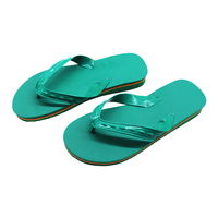Tongs décontractées pas chères 811 790 915 en PVC avec semelle en caoutchouc, tendance mode, blanches, deux tongs à plateforme