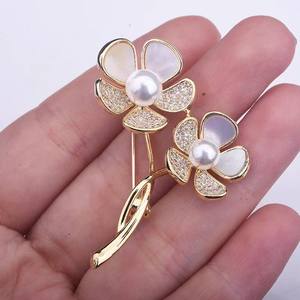 Broche de Flor de Camelia de Alta Calidad para Mujer, con Cristal de Agua Dulce de 6-8 mm y Aleación, para Moda y Regalos - Product Image 2