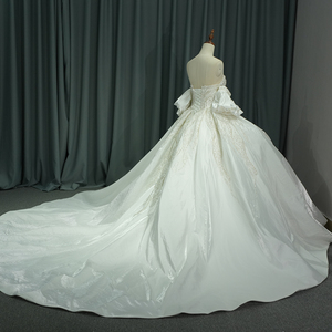 Vestido de Novia Vintage de Satén con Mangas Abullonadas y Diamantes, Vestido de Novia con Cuentas en el Centro 6584 - Product Image 3