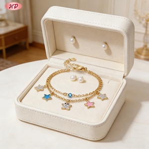 Bracelet tendance pour femme en laiton plaqué or 18 carats à double couche avec étoile en zircon - Product Image 1
