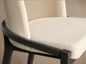 เก้าอี้ทานข้าวทรงเออร์โกโนมิกส์เบาะนั่งหุ้มผ้า พนักพิงไม้สักแท้ ทนทาน เป็นมิตรกับสิ่งแวดล้อม ดีไซน์สวยงาม เหมาะสำหรับห้องนั่งเล่น - Product Image 6