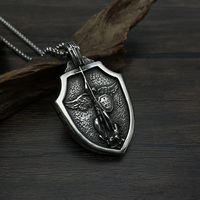 Collier en acier inoxydable pour homme avec pendentif chapelet St Michael, ange volant guerrier, bouclier, collier avec jeton Archange Protect Us