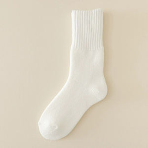 Calcetines de Media Pantorrilla para Mujer, Imitación Lana, para Otoño e Invierno, para Calor Diario o Cuidado Posparto, Forrados de Felpa y Extra Gruesos - Product Image 1