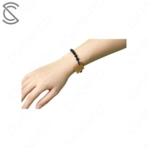 유럽은 맞춤형 친환경 IP67 방수 <span class=keywords><strong>RFID</strong></span> 손목밴드 13.56MHz 대나무 NFC 나무 팔찌를 호텔 수영장용으로 선호합니다 - Product Image 4