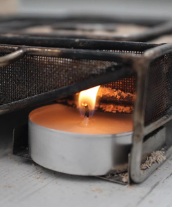 <span class=keywords><strong>Générateur</strong></span> <span class=keywords><strong>de</strong></span> <span class=keywords><strong>fumée</strong></span> froide carré pour barbecue ou fumoir, pour fumer à chaud et à froid le saumon et la viande (avec poussière <span class=keywords><strong>de</strong></span> bois) - Product Image 6