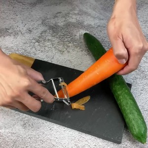 Éplucheur <span class=keywords><strong>suisse</strong></span> en forme de U, éplucheur à pommes de terre en acier inoxydable, éplucheur à légumes, éplucheur julienne pour la cuisine à domicile - Product Image 6