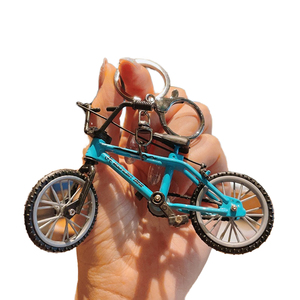 Portachiavi Creativo a Forma di Mini Mountain Bike in Lega di Zinco, Modello di Bicicletta Raffinato, Ciondolo per Borsa di Coppia, Accessorio Regalo alla Moda - Product Image 1