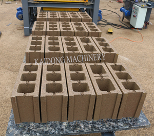 Máquina Automática para Fabricar Bloques de Hormigón Huecos de Cemento, Pavimentadora Hidráulica de Presión de Alta Calidad KAIDONG QT4-15C - Product Image 5