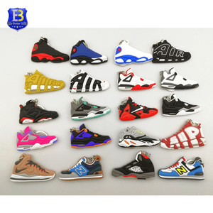 PVC personnalisé Sneaker chaussure <span class=keywords><strong>jordan</strong></span> <span class=keywords><strong>porte</strong></span>-clés avec prix usine - Product Image 5