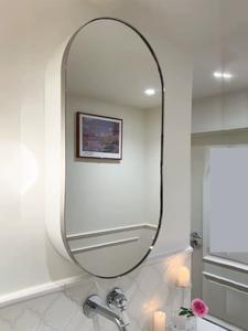 Miroir <span class=keywords><strong>de</strong></span> <span class=keywords><strong>salle</strong></span> <span class=keywords><strong>de</strong></span> <span class=keywords><strong>bain</strong></span> à led Miroir <span class=keywords><strong>de</strong></span> <span class=keywords><strong>salle</strong></span> <span class=keywords><strong>de</strong></span> <span class=keywords><strong>bain</strong></span> ovale suspendu pour comptoir <span class=keywords><strong>de</strong></span> lavage Miroir <span class=keywords><strong>de</strong></span> plafond pour hôtels avec éclairage Miroir - Product Image 3