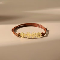 Bracelet personnalisé unisexe vintage en acier inoxydable avec gravure de fleur de naissance plaqué or - Cadeau