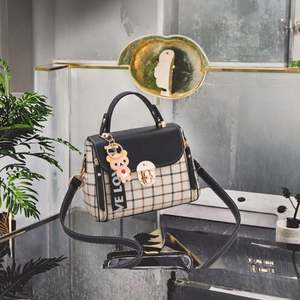 Fresh Style Women's 2022 New <b>Heart</b>-<b>shaped</b> Waterproof PU Crossbody <b>Bag</b> Trendy Cute Mini Single Shoulder - Product Image 3