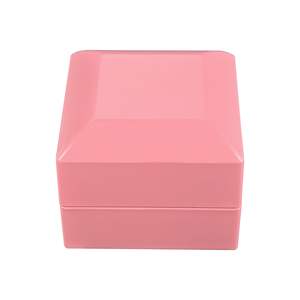 Caja de Anillos LED DB, Exhibidor de Joyería de Plástico en Forma de Corazón con Luz para Vitrinas de Joyería - Product Image 3