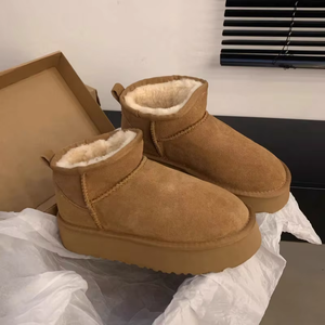 <span class=keywords><strong>Botas</strong></span> Uggs de <span class=keywords><strong>Plataforma</strong></span> Cálidas de Invierno de Gamuza de Vaca Nuevas Personalizadas 2025 para Mujer con Logotipo, Botines Uggs Tazz para Mujer - Product Image 2