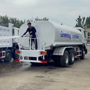 <span class=keywords><strong>Segunda</strong></span> <span class=keywords><strong>mano</strong></span> Sinotruk Howo 6X4 10 ruedas 371HP Euro 2 Original motor <span class=keywords><strong>cisterna</strong></span> <span class=keywords><strong>de</strong></span> <span class=keywords><strong>agua</strong></span> para la venta - Product Image 5