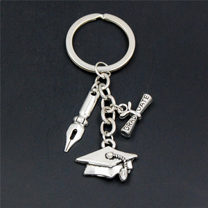 1 cái Móc Chìa Khóa Keychain đồ trang sức tốt nghiệp tốt nghiệp tốt nghiệp hat charms máy tính xách tay mặt dây chuyền quà tặng cho sinh viên - Product Image 4