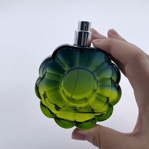 Flacon de <span class=keywords><strong>parfum</strong></span> en verre vert dégradé de 60 ml, design tournesol, fond épais, conteneur de <span class=keywords><strong>parfum</strong></span> vide, logo personnalisé, échantillon gratuit - Product Image 3