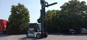 Production italienne de batterie de chariot élévateur électrique de qualité supérieure de 14 tonnes de capacité de chargement-chariot élévateur à fourche lourd tout terrain 4Wd - Product Image 2