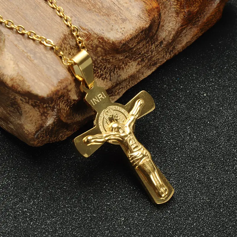 Wholesale Christian Jewelry Gold Plated Stainless Steel Jesus Crucifix Cross Necklaces Pendants for Men