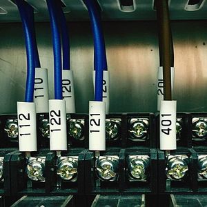 Etichettatrice Industriale <span class=keywords><strong>DYMO</strong></span> Compatibile con Tubi da 3/4 Pollici, Stampa Bianca/Nera A18057 18057, Nastri per Stampante di Tubi Termorestringenti Industriali - Product Image 5