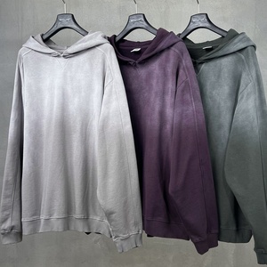 เสื้อสเวตเชิ้ตมีฮู้ดทรงโอเวอร์ไซส์ไล่เฉดสีสำหรับผู้ชาย รุ่น Y2K สไตล์สตรีทเรโทร  เป็นตัวเลือกที่สมบูรณ์แบบสำหรับการพักผ่อนแบบล้ำสมัย - Product Image 1
