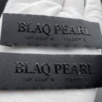 Étiquette en silicone 3D personnalisée, étiquette tissée, polyester doux et agréable pour la peau, pour vêtements à manches courtes, pantalons, robes