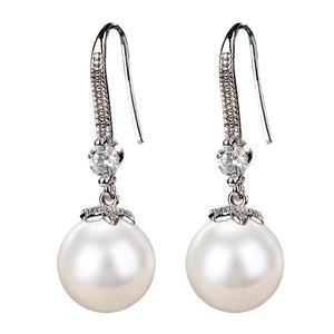 Orecchini Pendenti Nineso con Perle Akoya Bianche, Argento 925, Perle Coltivate Rotonde AAA, Gioielli Classici da Donna per Matrimonio - Product Image 6