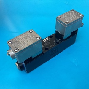 Parker Solenoid Directional Valve D1VW001CVJEE AC 220 <b>V</b> 10-50 <b>Bar</b> -40C to 200C OEM Support - Product Image 1
