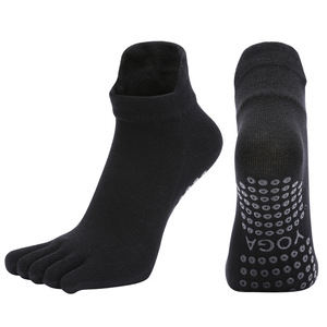 Chaussettes élégantes à cinq doigts de couleur unie pour femmes, tissu respirant et maintien sûr pour les séances de Pilates Reformer - Product Image 2