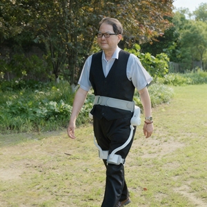 Tuta Leggera Impermeabile per Tutte le Condizioni Atmosferiche da 2,7 kg per Corsa su Sentiero e Camminata all'Aperto con Esoscheletro - Product Image 2