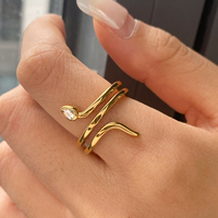 Bague triple couche serpent en acier inoxydable plaqué or 18 carats avec zircon blanc J&D