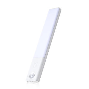 Tira de luz LED con Sensor de <span class=keywords><strong>cuerpo</strong></span> <span class=keywords><strong>humano</strong></span> automático inteligente, tira larga magnética recargable para armarios de luz, electrodomésticos de vino - Product Image 1