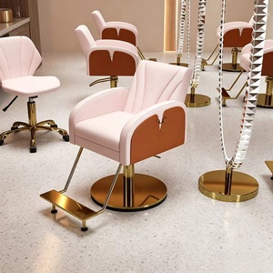 Fauteuil de Barbier Moderne, Chaise de Coiffure Rembourrée avec Dossier en Cœur et Base Dorée pour Salon de Beauté - Product Image 1
