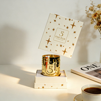 Cubierta de Lujo para Portavelas Dorado Hueco - Número 5 y Letra Recortada, Pantalla Decorativa para Velas Aromáticas, Regalo de Decoración para el Hogar