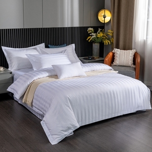 Juegos de Fundas de Edredón a Rayas Personalizadas de 1 cm y 3 cm para Hotel, Juegos de Sábanas a Rayas Blancas para Hotel, Juegos de Ropa de Cama a Rayas Blancas para Hotel con Almohada - Product Image 1