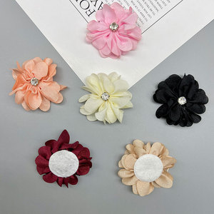 Flores de tela de gasa hechas a mano de 5 cm con diamantes de imitación para accesorios de joyería y ropa DIY - Product Image 3