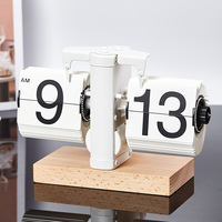 Horloge de bureau mécanique à affichage numérique en bois massif avec logo personnalisé en gros pour la décoration professionnelle et la maison